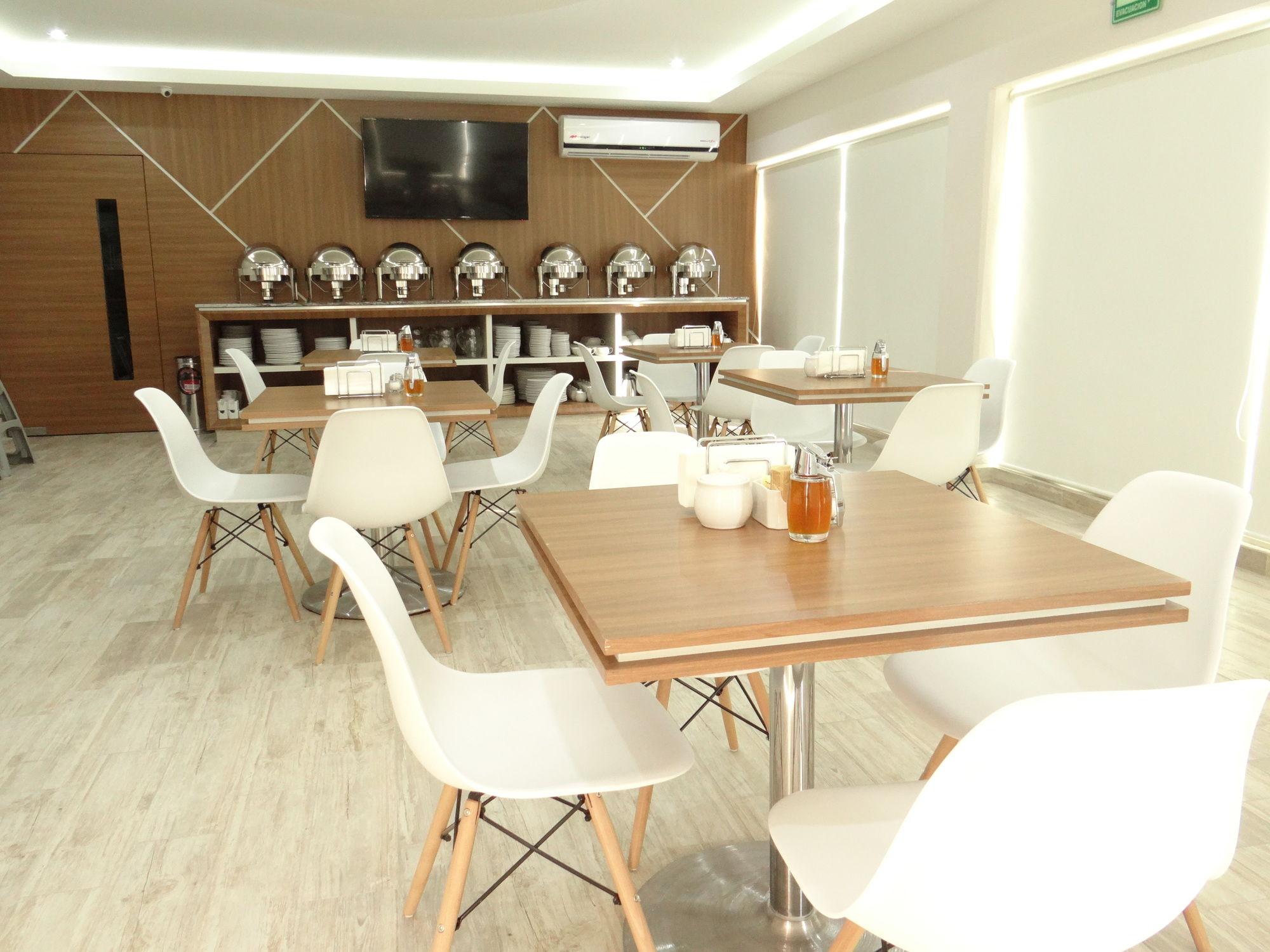 Hotel Soleil Business Class Леон Екстериор снимка